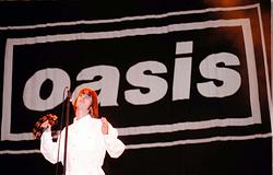 Harminc éve történt az Oasis legendás knebworthi koncertje