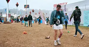 Glastonbury hajnala: Mischa Haller 4 és 8 között kereste a varázst
