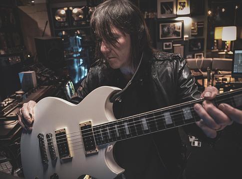 Robin Finck új horrorvilága: megjelent a ‘Sleep Awake’ és annak zenei albuma