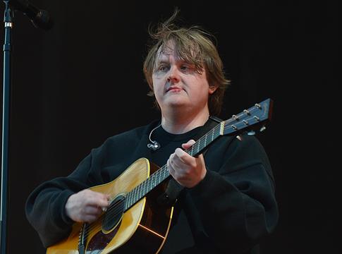 Lewis Capaldi a nyár után visszavonul, hogy új albumán dolgozzon