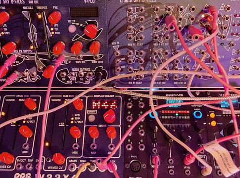 13 kísérteties szintetizátor, amit látnod kell – Paulee Alex Bow Halloween-videója minden zenésznek kötelező