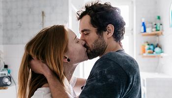 Randizás takarítás közben? Itt a Choremance-trend