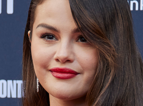 Selena Gomez az ellene felhozott Wondermind-követelések végleges elutasítását kéri