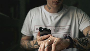 Zöld pipa a Spotifytól, fizetős elérés a Metán: új pálya a DIY előadóknak
