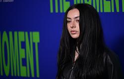 Charli XCX Conversations-estet szervez New Yorkban, miközben „rock” lemezre készül