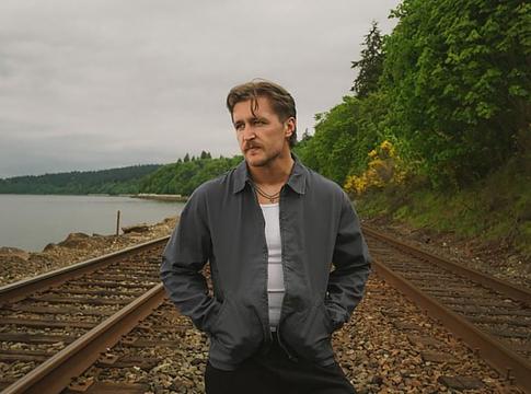 Eric404 érzelmes új dallal jelentkezett: itt a Lonely