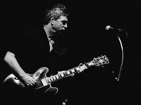 Noel Gallagher kapja az Év Szövegírója díjat a BRIT Awardson