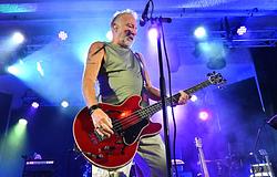 Peter Hook különleges koncerttel ünnepli a Sex Pistols legendás manchesteri fellépésének 50. évfordulóját