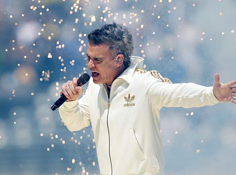 Robbie Williams két új szabadtéri koncertet jelentett be 2027-re