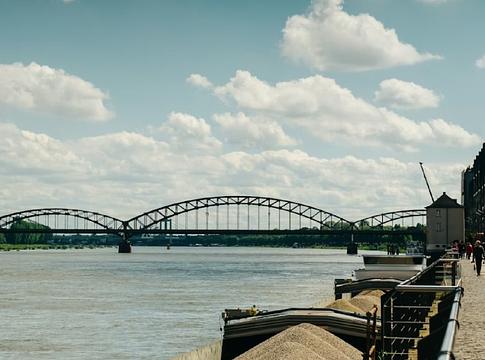 Köln a Zürichi Modell nyomában: viták és kétségek az új drogpolitikai terv körül