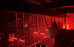 Új techno hotspot Berlinben: megnyílt a C115 klub az ikonikus AVUS-tribünön