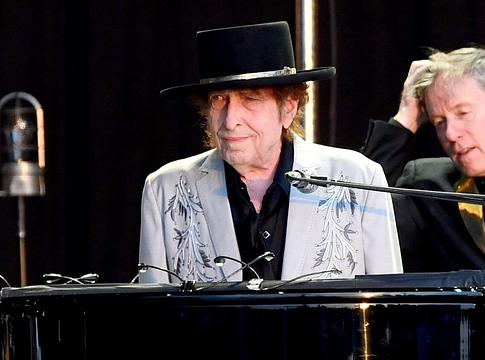 Bob Dylan Jimmie Vaughannel zárta 2026-os amerikai turnéját Nashville-ben
