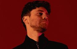 Franky Rizardo új lendületet ad az ‘Edge Of Desire’ slágernek