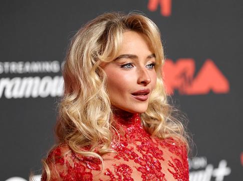 Sabrina Carpenter kiakadt: engedély nélkül használták fel a ‘Juno’ című dalát egy politikai videóban