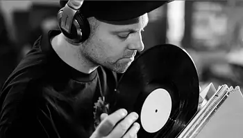 DJ Shadow kiadta a Nobody Speak Part 2-t Denzel Curryvel és TiaCorine-vel