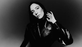 Amelie Lens: „Ki szólal fel, amikor valami nincs rendben?”