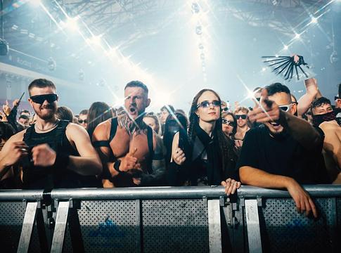 A hard techno főszínpadra került – de egyre nagyobb vitát szít a szcénában