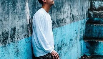 Jamback – „Positive”: a gyászból született felszabadulás