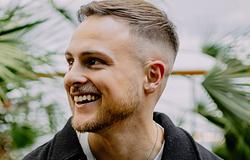 Lloyd Barwood: új csillag a progresszív house egén – érkezik a „Chain of Thoughts” EP