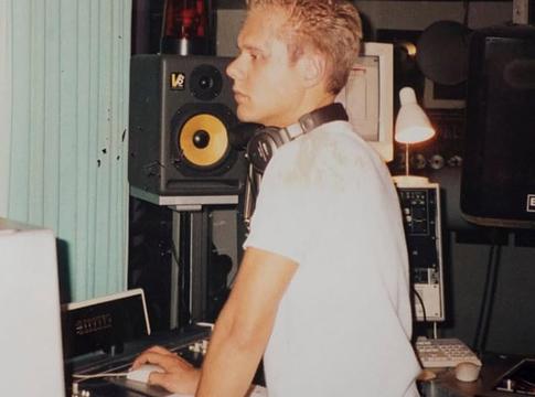 Legendás stúdiófotók a 2000-es évek elejéről: a dance színtér aranykora
