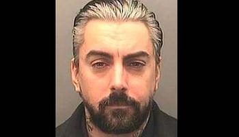 Feloszlatták az esküdtszéket Ian Watkins börtönbeli meggyilkolásának perében