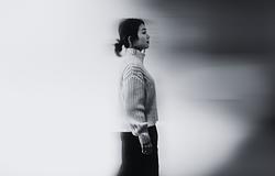 Egyedül lenni nem csak magányosabb – az egészségednek sem tesz jót, egy friss kutatás szerint