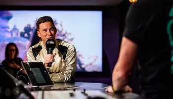 Hardwell Avicii egyik dzsekijében lépett színpadra a Tomorrowlanden