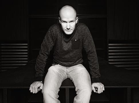 DJ Emerson visszatér a gyökerekhez új albumával