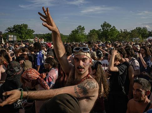 Sirāt: amikor a rave végre valóságosan jelenik meg a vásznon