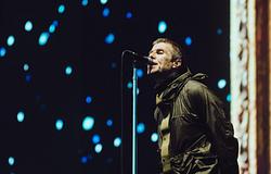 Liam Gallagher meglepte a rajongókat a Heaton Parkban – így búcsúzott az Oasis Manchesterből
