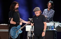A Foo Fighters ismét az AC/DC előtt játszik – az egyszeri alkalomból gyorsan lett második