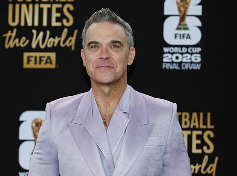 Robbie Williams poénnal ütötte el a „kokainos” vb-interjús pletykát