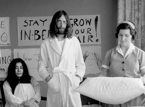Sean Ono Lennon visszavág: nem irony a szobalányos John–Yoko-fotó