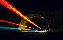 Rave a föld alatt: alagútbulit rendeznek Brüsszelben a Listen Festival keretében