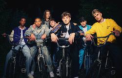 Simon Cowell új fiúbandája névvitába keveredett