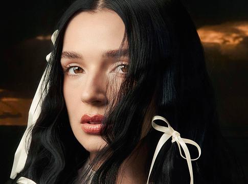 Poppy bejelentette új albumát: érkezik az Empty Hands és a drámai Bruised Sky