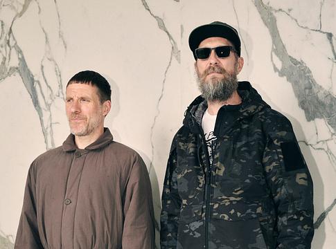 Sleaford Mods: „No Touch” – Sue Tompkins vendégszereplésével érkezett az új előfutár