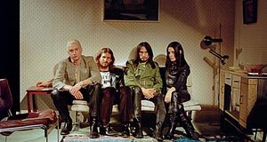 Wolf Alice feldolgozta a The Roches Hammond Songját, Julia Cumming és Bria Salmena közreműködésével