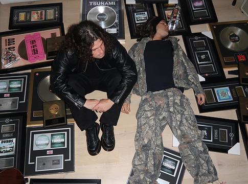 DVBBS új slágere, a ‘Move A Little Closer’ meghódította a világot – Abi Flynn közreműködésével született nyári himnusz