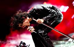 Sombr naplementés Coachella-szettjén Billy Corgannal adta elő a 1979-et