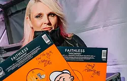 Harmincéves az Insomnia, aláírt Faithless-vinylt lehet nyerni