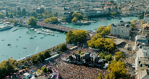 800 ezres tömeg dübörgött Zürichben a 32. Street Parade-on