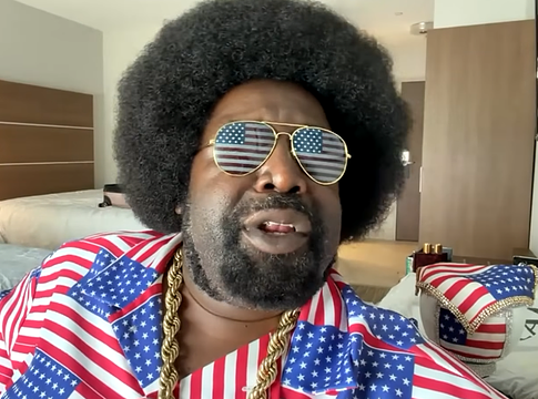 Afroman visszaperel egy rendőrt a 2022-es házkutatás miatt