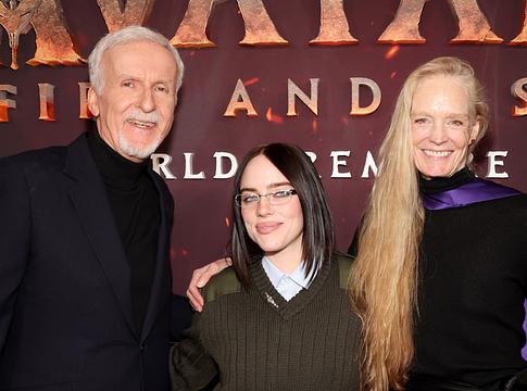 Kutyaszobával jön a James Cameron-féle Billie Eilish koncertfilm előzetese