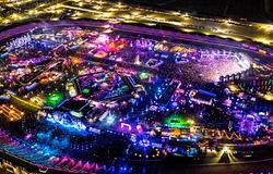EDC Las Vegas 2026: 30 éves a fesztivál, új tematikával és 18 zenei helyszínnel