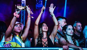 Rave divat: amikor a stílus is a zene részévé válik