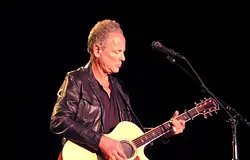 LAPD: letartóztatták a LINdsey BuckINghamöt zaklató és megtámadó nőt