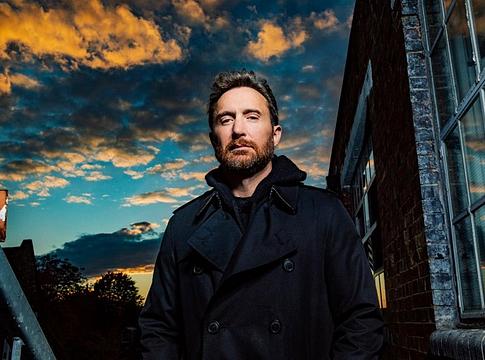 David Guetta új szintre emeli az „I Run”-t egy csúcsidős remixszel