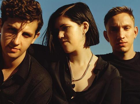 The xx újra kiadta ikonikus debütáló albumát – érkezik a deluxe változat is
