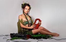 Laura Korinth: A mítoszokból épülő modern elektronikus hangzás